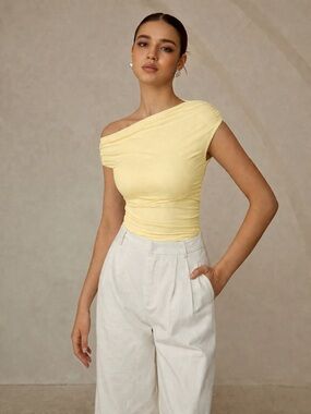Commense One-Shoulder Yellow Ruched Tank